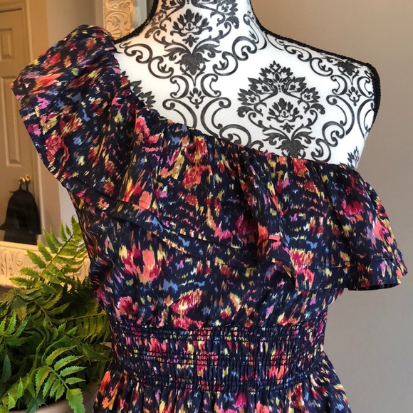 𝘓𝘪𝘱𝘴𝘵𝘪𝘤𝘬 𝘥𝘳𝘦𝘴𝘴 - Picture 4 of 8